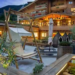 Szálloda Alpin Juwel - Bio Und Lifestylehotel Saalbach Hinterglemm