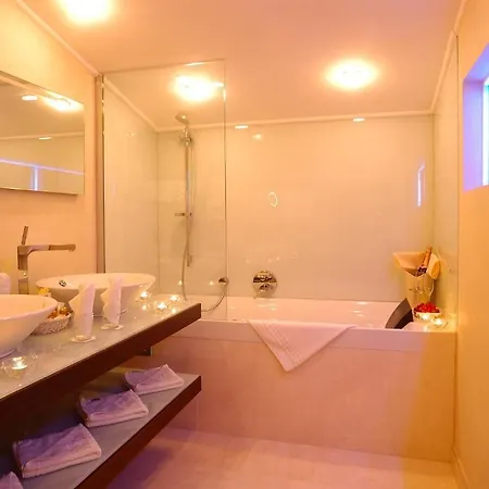 Alpin Juwel - Bio Und Wellnesshotel 3* Saalbach-Hinterglemm